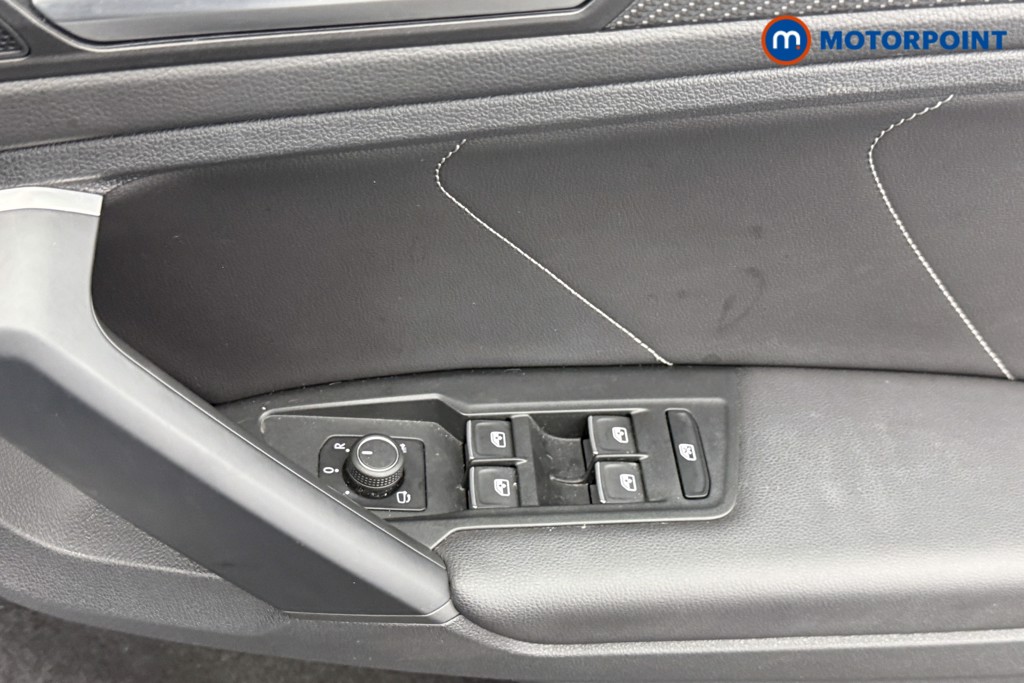 Volkswagen Tiguan R-Line Automatic Diesel SUV - Stock Number (1598956) - 17th supplementary image