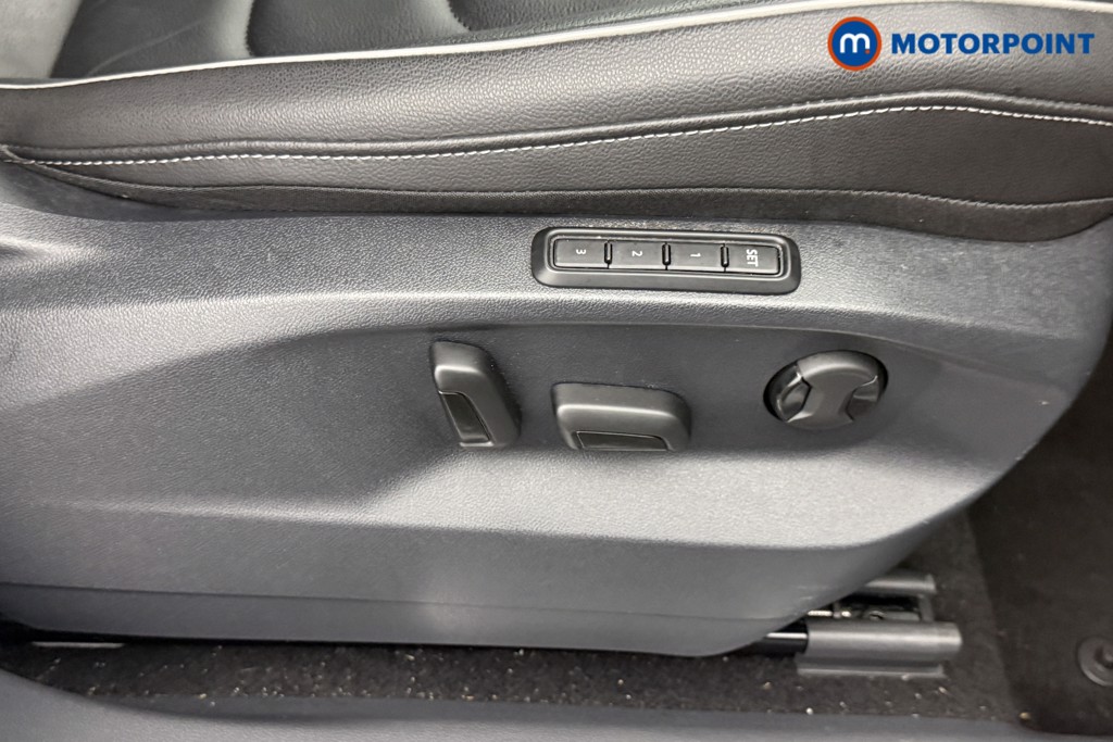 Volkswagen Tiguan R-Line Automatic Diesel SUV - Stock Number (1598956) - 19th supplementary image