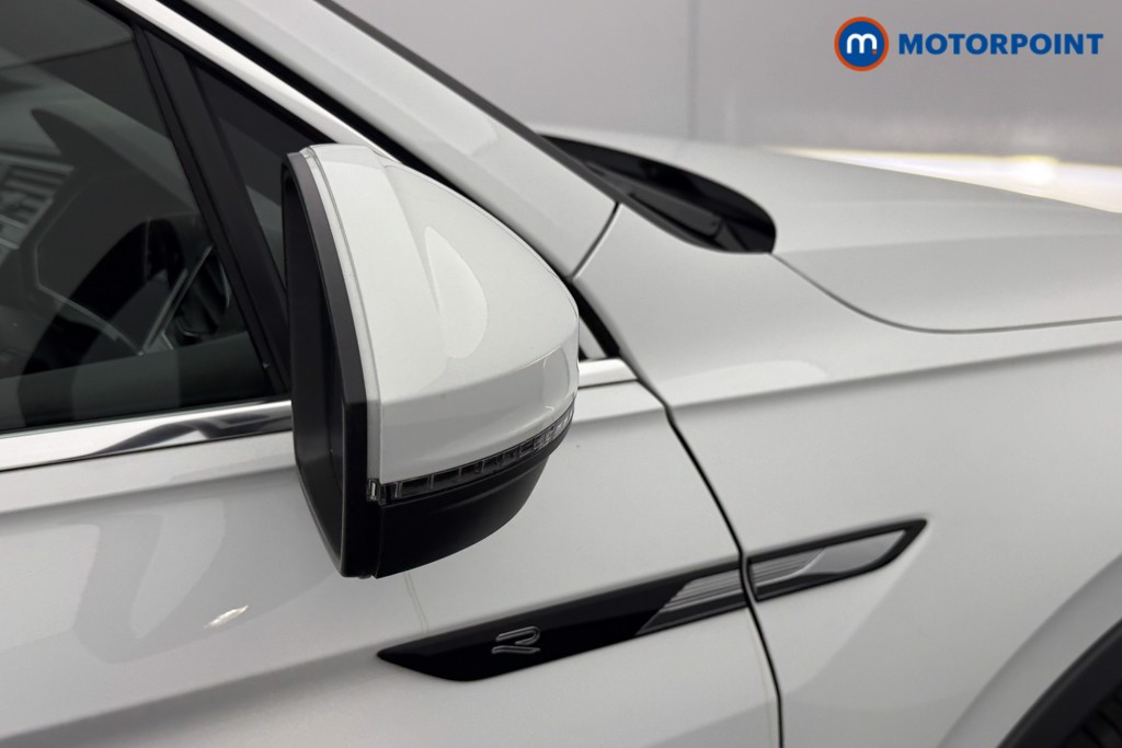 Volkswagen Tiguan R-Line Automatic Diesel SUV - Stock Number (1598956) - 20th supplementary image