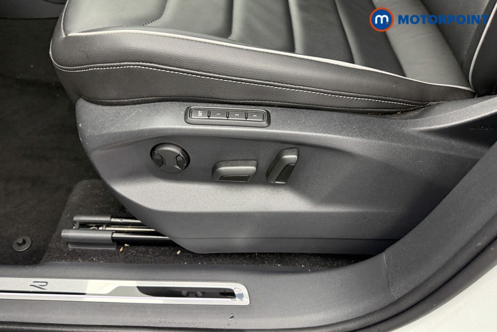 Volkswagen Tiguan R-Line Automatic Diesel SUV - Stock Number (1598956) - 26th supplementary image