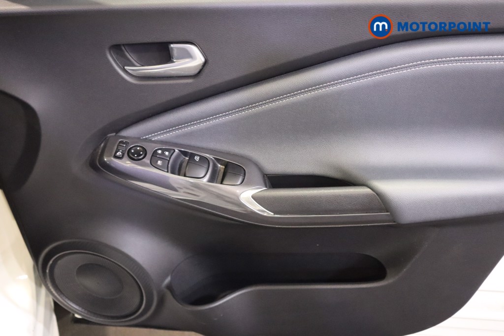 Nissan Juke N-Connecta Manual Petrol SUV - Stock Number (1599090) - 13th supplementary image