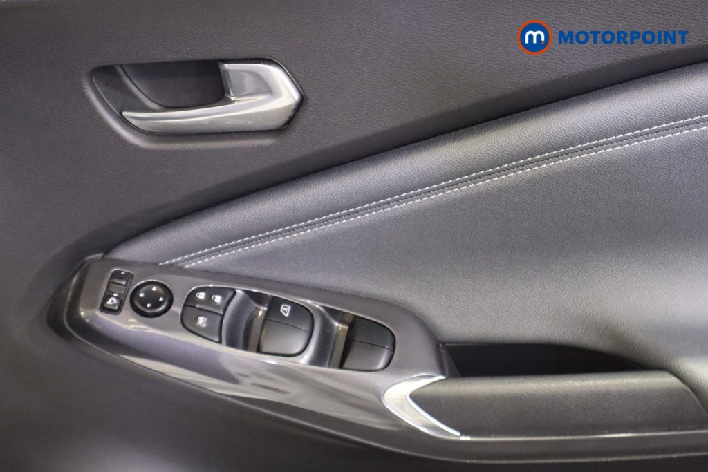 Nissan Juke N-Connecta Manual Petrol SUV - Stock Number (1599090) - 14th supplementary image