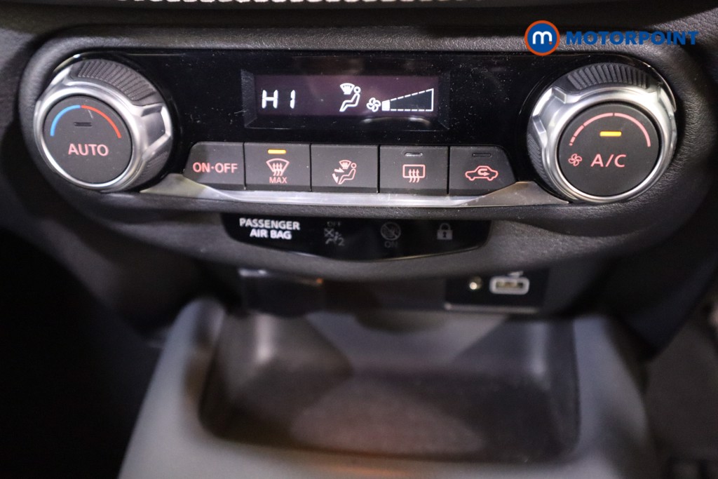 Nissan Juke N-Connecta Manual Petrol SUV - Stock Number (1599090) - 20th supplementary image