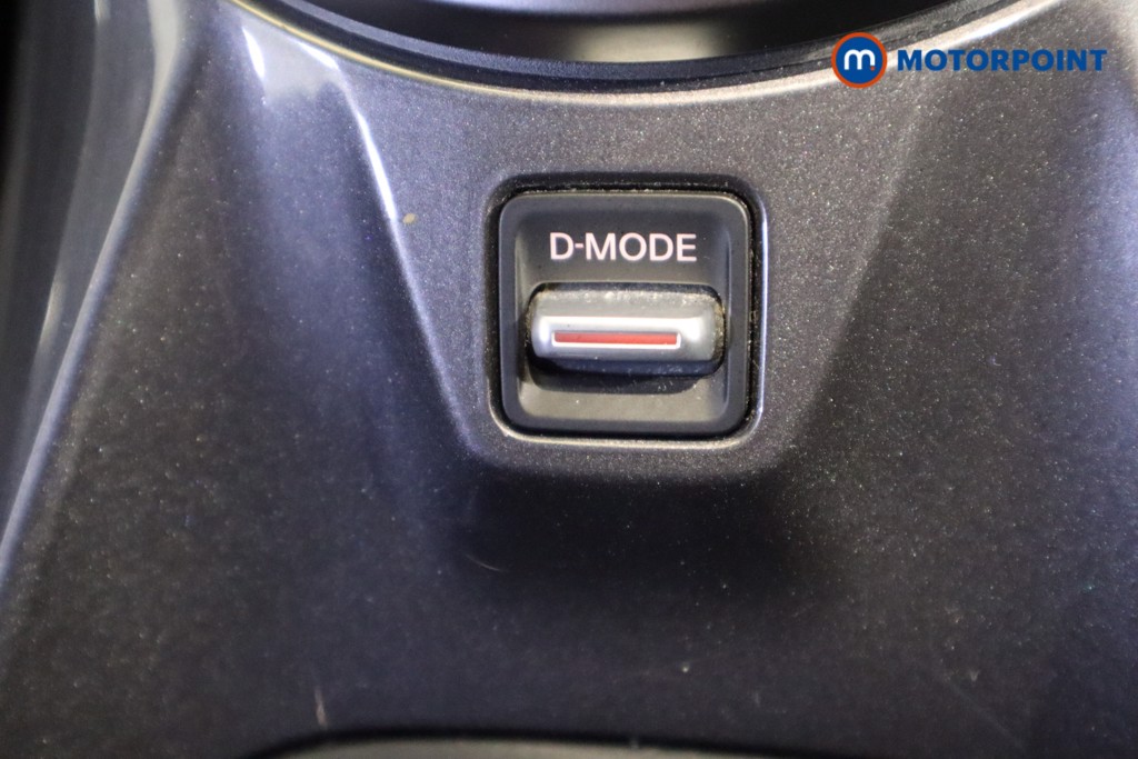 Nissan Juke N-Connecta Manual Petrol SUV - Stock Number (1599090) - 22nd supplementary image