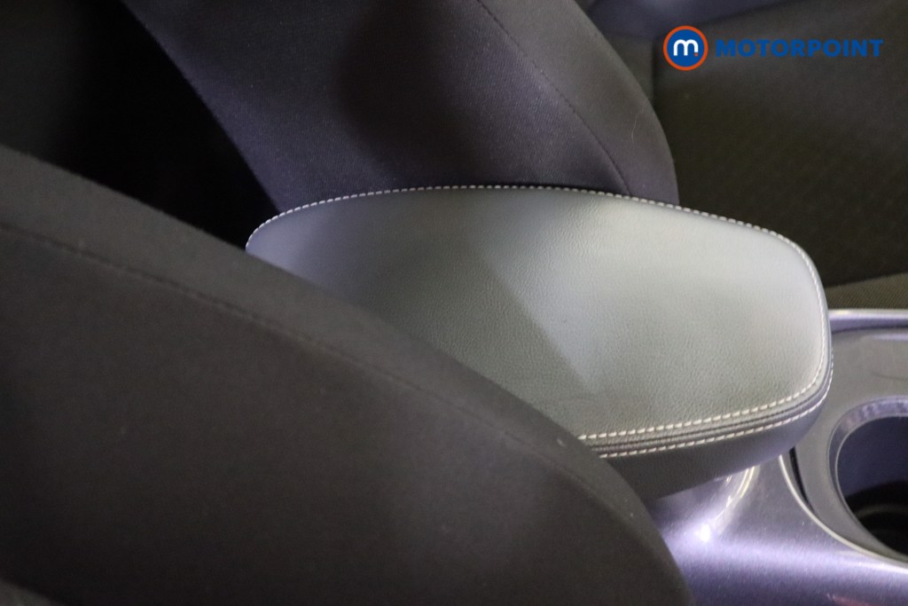 Nissan Juke N-Connecta Manual Petrol SUV - Stock Number (1599090) - 26th supplementary image