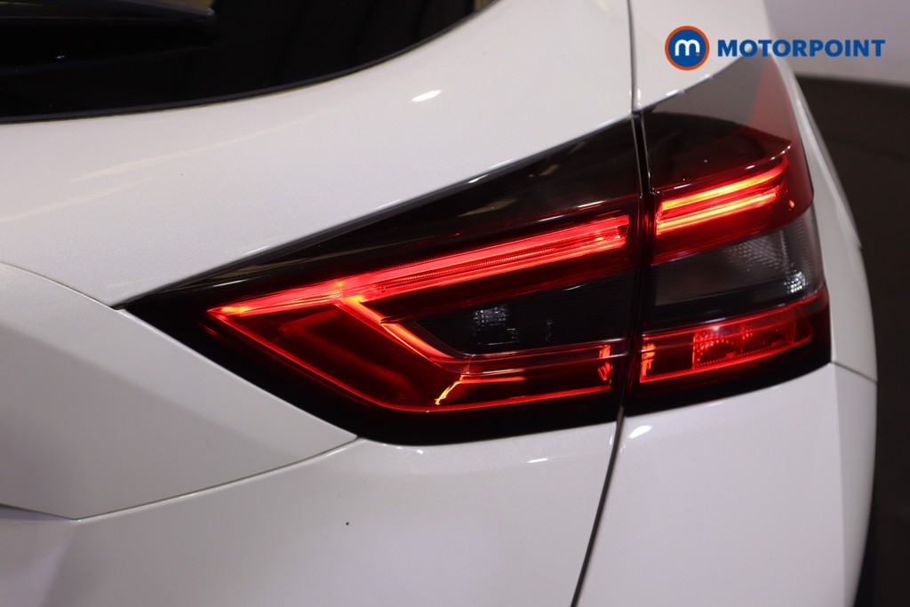 Nissan Juke N-Connecta Manual Petrol SUV - Stock Number (1599090) - 31st supplementary image