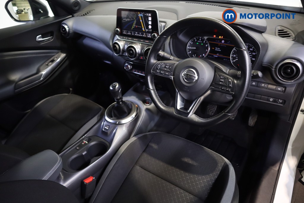 Nissan Juke N-Connecta Manual Petrol SUV - Stock Number (1599090) - 1st supplementary image