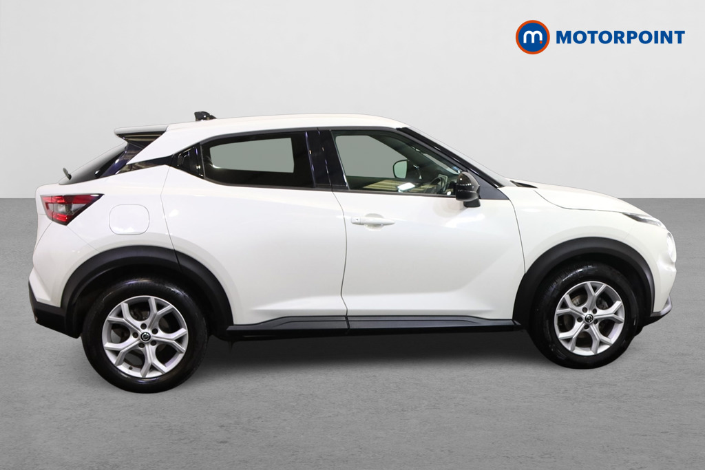 Nissan Juke N-Connecta Manual Petrol SUV - Stock Number (1599090) - Drivers side