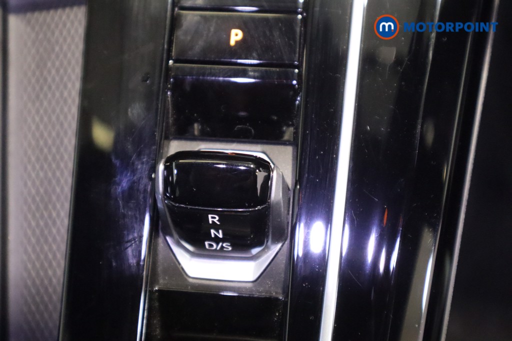 Volkswagen Golf R-Line Automatic Petrol Hatchback - Stock Number (1599256) - 5th supplementary image