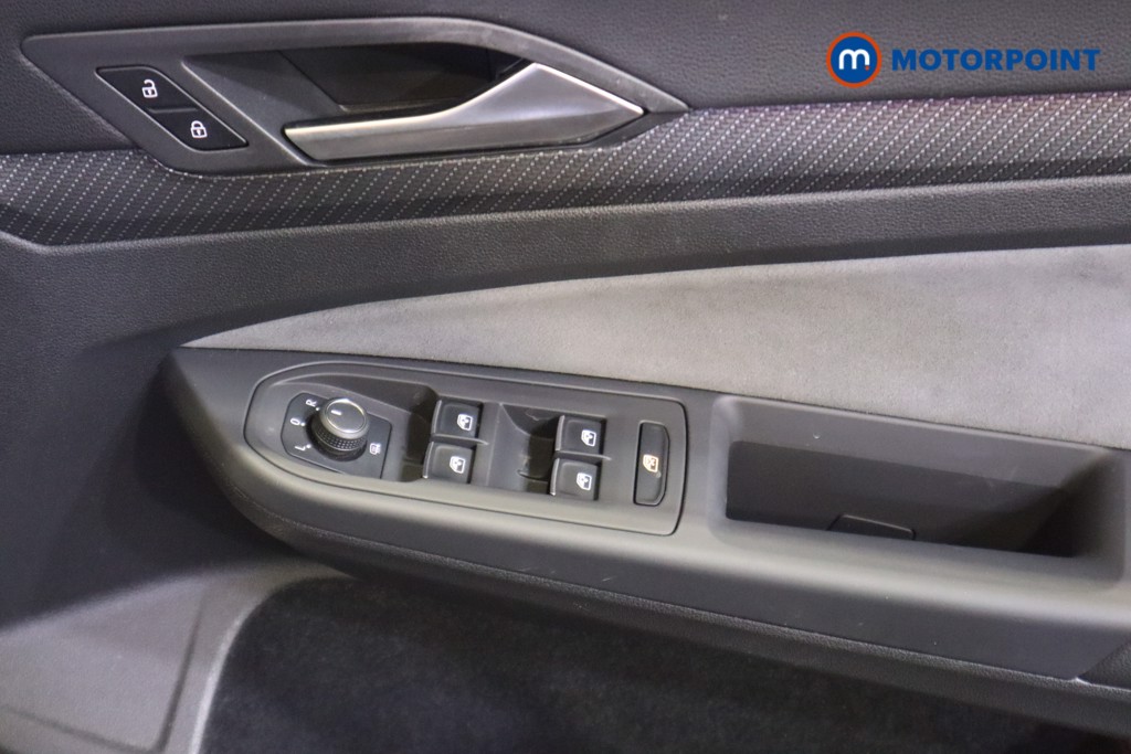 Volkswagen Golf R-Line Automatic Petrol Hatchback - Stock Number (1599256) - 15th supplementary image