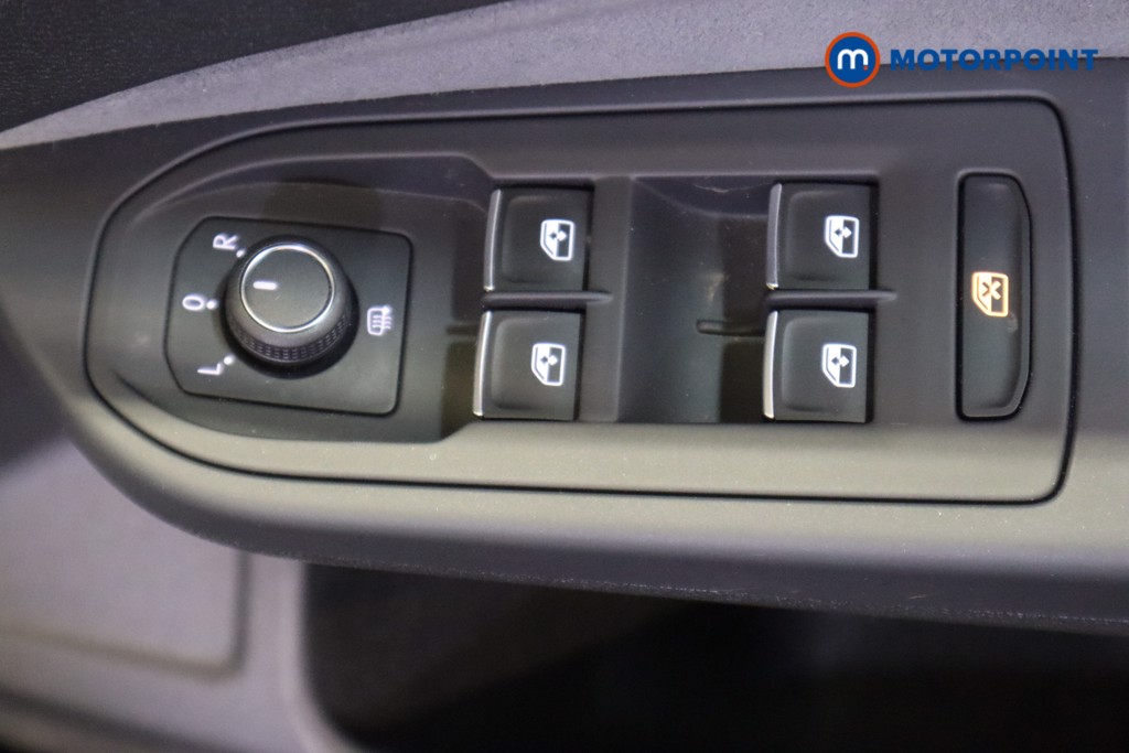 Volkswagen Golf R-Line Automatic Petrol Hatchback - Stock Number (1599256) - 16th supplementary image