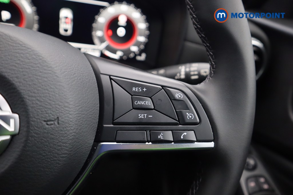 Nissan Juke N-Connecta Automatic Petrol-Electric Hybrid SUV - Stock Number (1599424) - 5th supplementary image