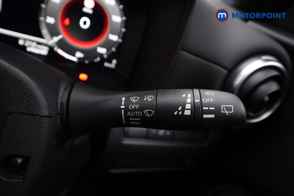 Nissan Juke N-Connecta Automatic Petrol-Electric Hybrid SUV - Stock Number (1599424) - 7th supplementary image