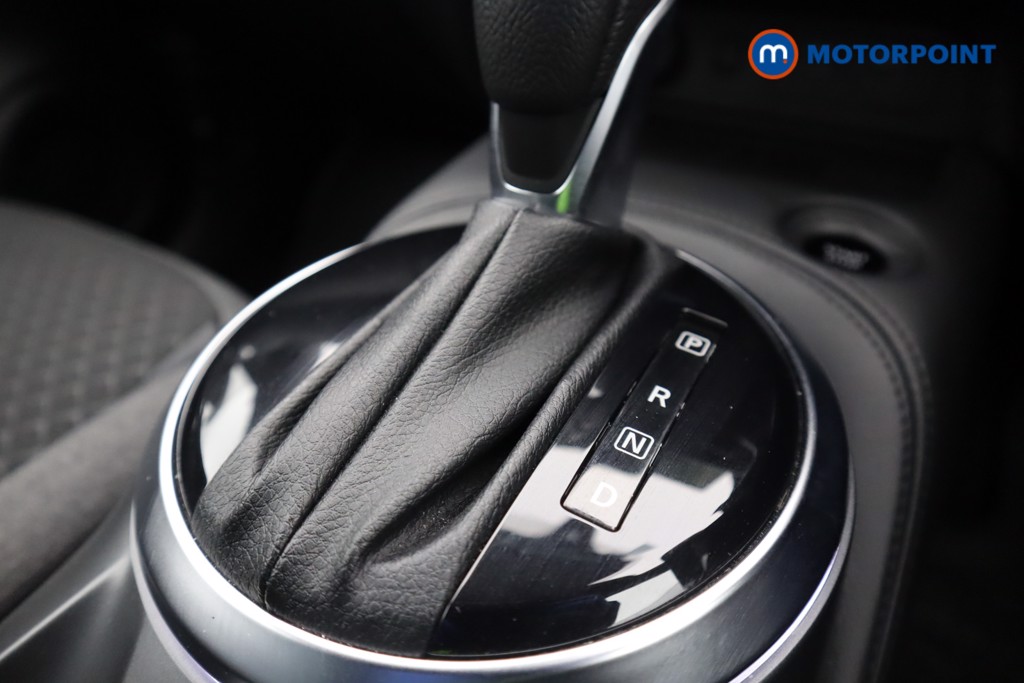 Nissan Juke N-Connecta Automatic Petrol-Electric Hybrid SUV - Stock Number (1599424) - 17th supplementary image