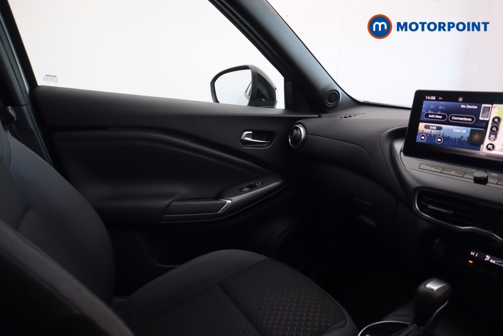 Nissan Juke N-Connecta Automatic Petrol-Electric Hybrid SUV - Stock Number (1599424) - 22nd supplementary image
