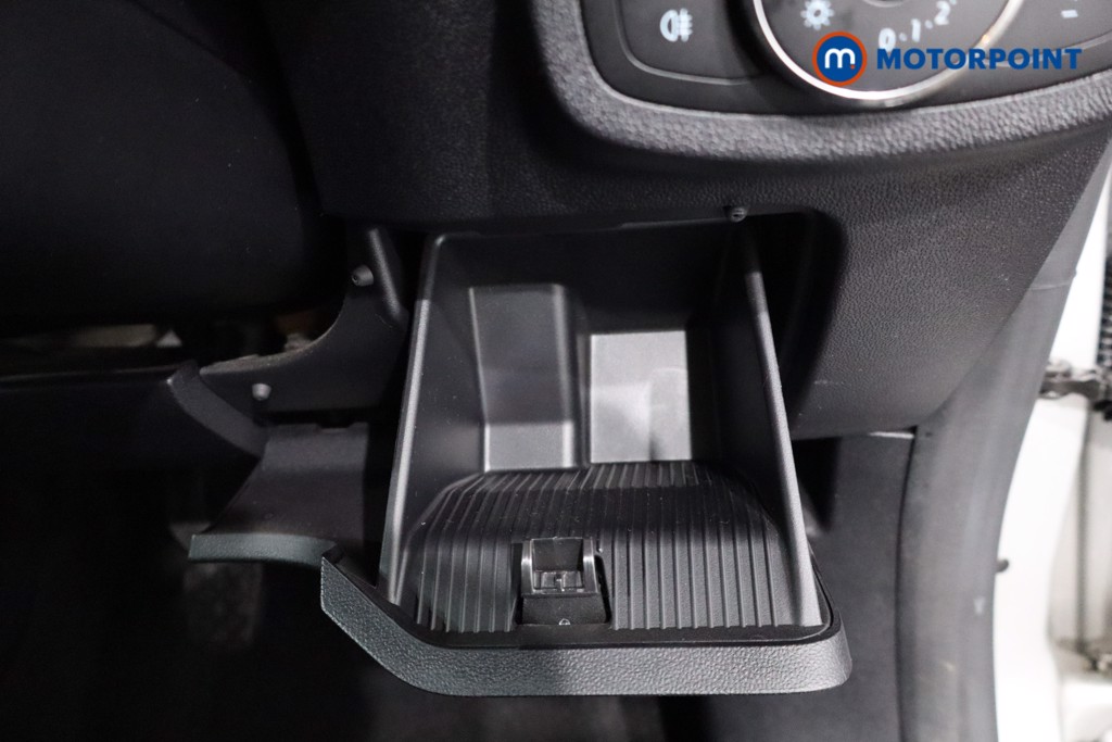 Ford Fiesta Titanium Manual Petrol Hatchback - Stock Number (1599634) - 18th supplementary image