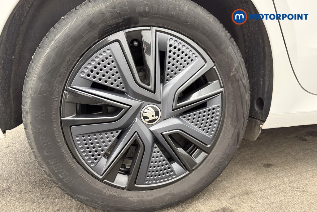 Skoda Fabia Colour Edition Manual Petrol Hatchback - Stock Number (1599719) - 9th supplementary image