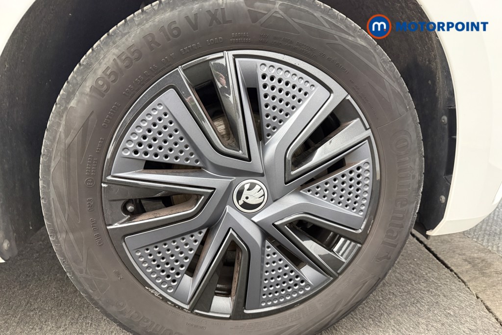 Skoda Fabia Colour Edition Manual Petrol Hatchback - Stock Number (1599719) - 10th supplementary image