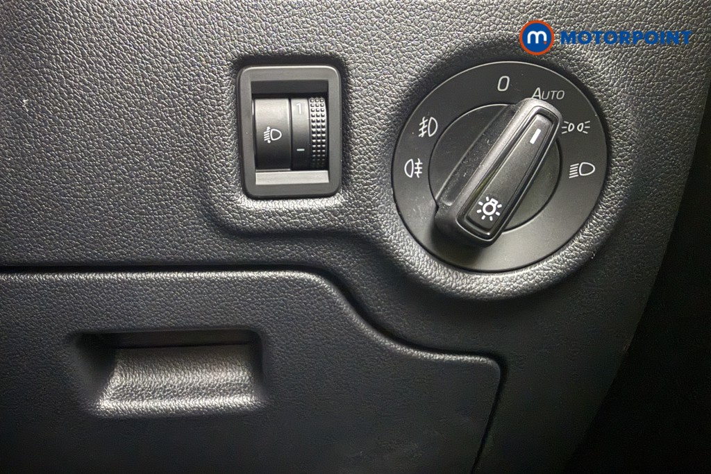 Skoda Fabia Colour Edition Manual Petrol Hatchback - Stock Number (1599719) - 16th supplementary image