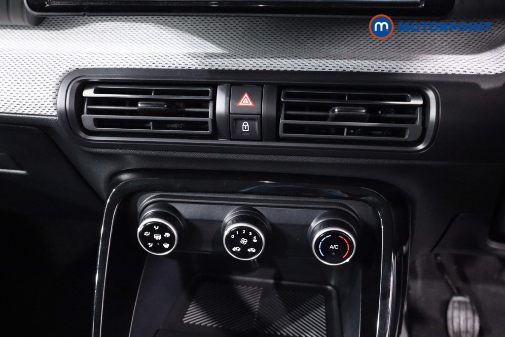 Citroen C3 Plus Manual Petrol Hatchback - Stock Number (1600028) - 13th supplementary image