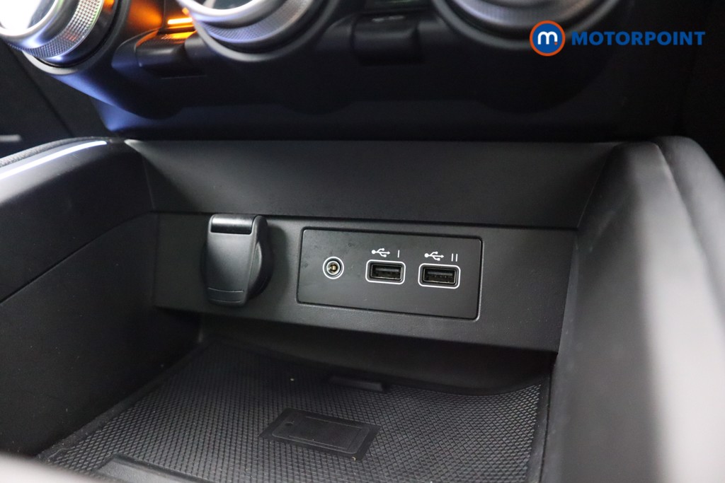 Renault Clio Esprit Alpine Manual Petrol Hatchback - Stock Number (1600141) - 16th supplementary image