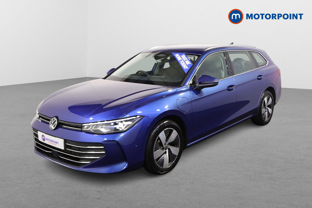 Volkswagen Passat Life Automatic Petrol Plug-In Hybrid Estate - Stock Number (1578144) - Passenger side front corner