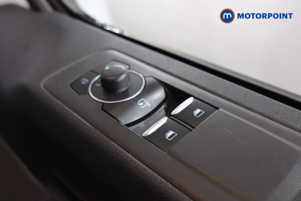 Ford Transit Custom Limited Manual Diesel Panel Van - Stock Number (1585343) - 9th supplementary image