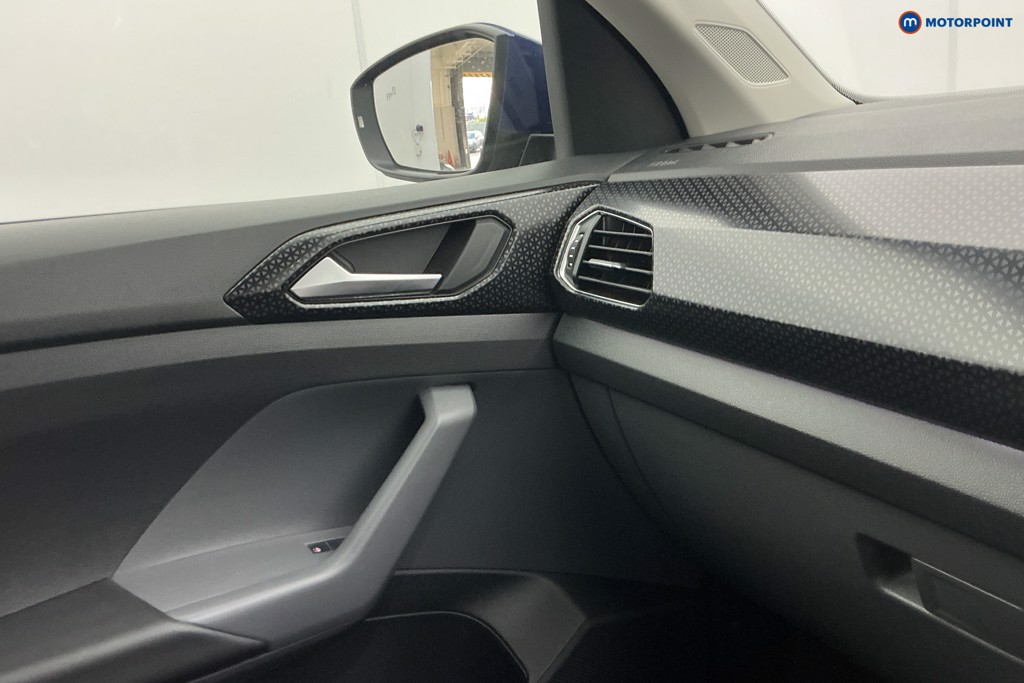Volkswagen T-Cross SEL Manual Petrol SUV - Stock Number (1588890) - 17th supplementary image