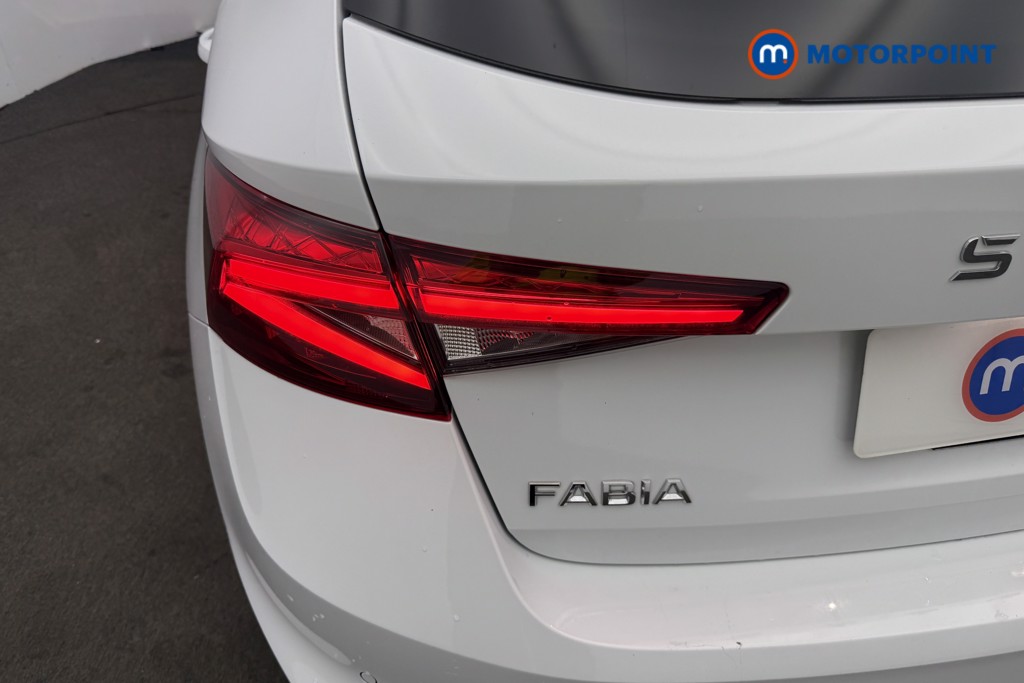 Skoda Fabia Colour Edition Manual Petrol Hatchback - Stock Number (1591090) - 9th supplementary image