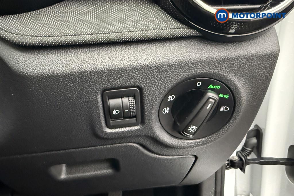 Skoda Fabia Colour Edition Manual Petrol Hatchback - Stock Number (1591090) - 19th supplementary image