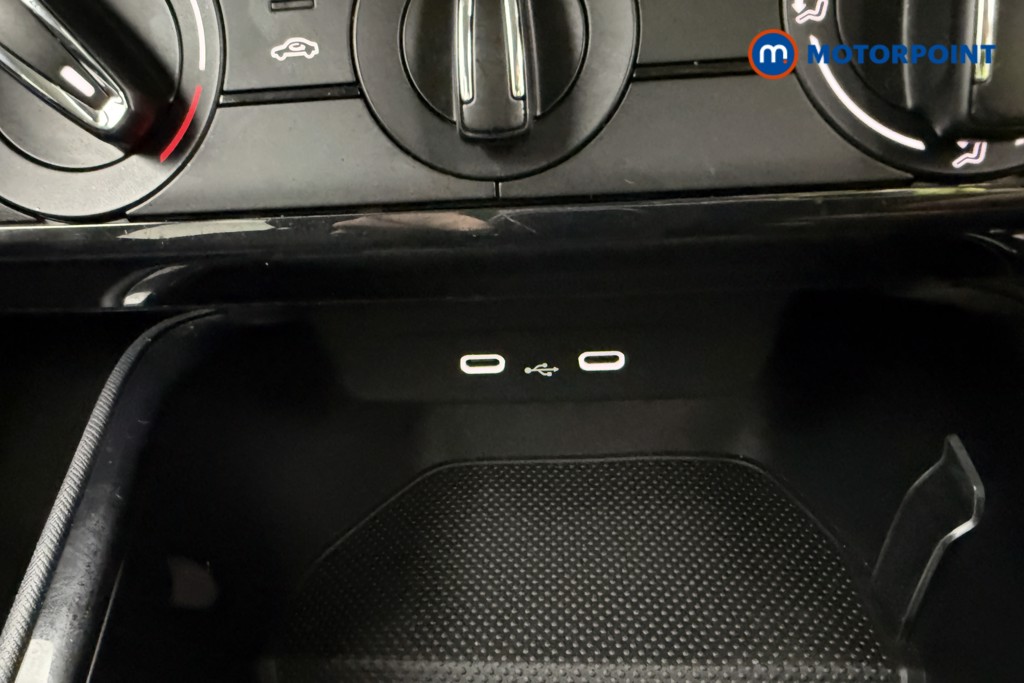 Skoda Fabia Colour Edition Manual Petrol Hatchback - Stock Number (1591090) - 23rd supplementary image