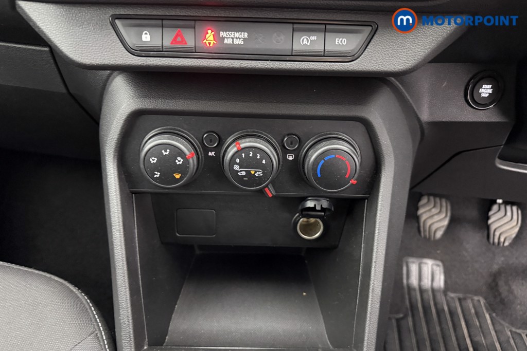 Dacia Sandero Expression Manual Petrol Hatchback - Stock Number (1592198) - 10th supplementary image
