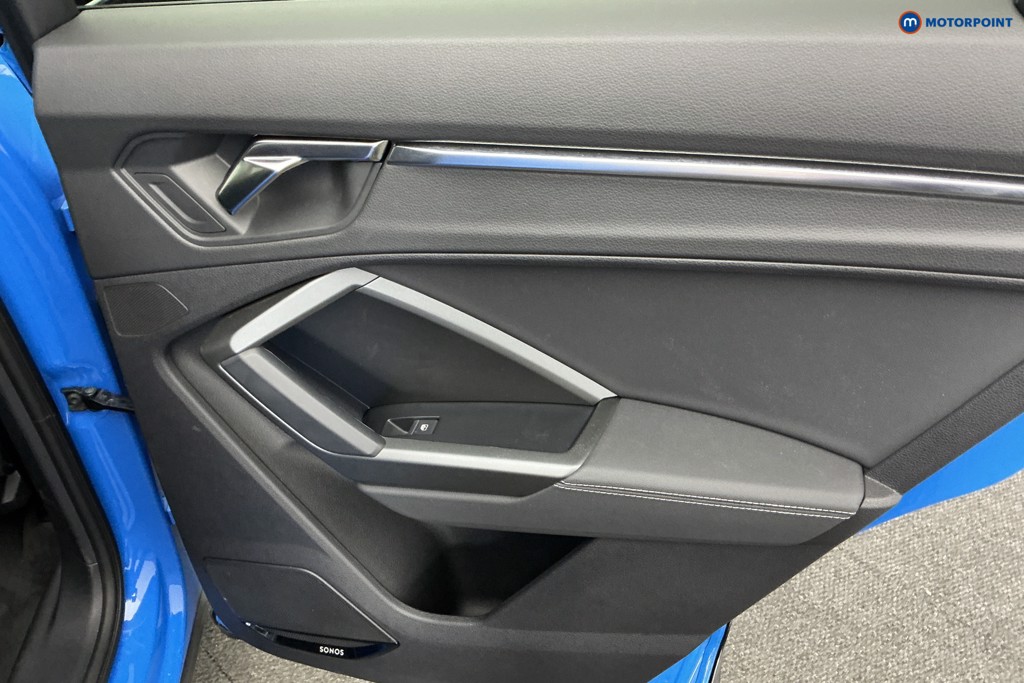 Audi Q3 Black Edition Automatic Petrol SUV - Stock Number (1593861) - 23rd supplementary image