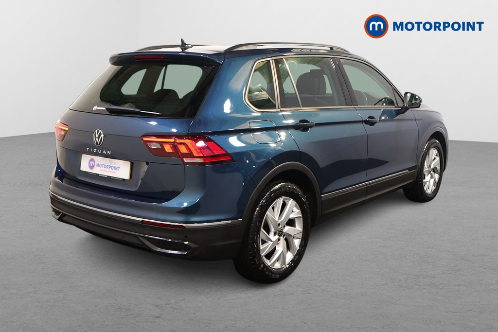 Volkswagen Tiguan Life Manual Diesel SUV - Stock Number (1594643) - Drivers side rear corner