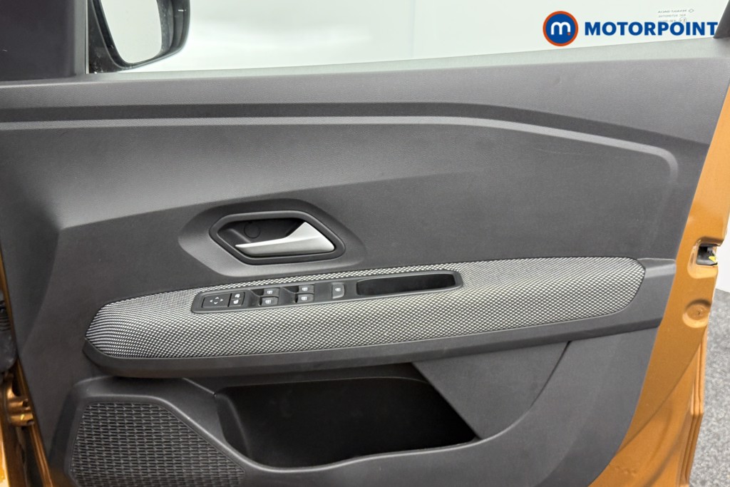 Dacia Sandero Stepway Expression Manual Petrol Hatchback - Stock Number (1595122) - 16th supplementary image