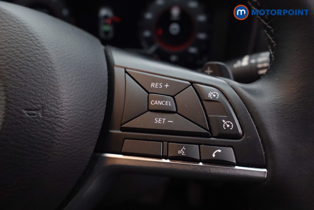 Nissan Juke N-Connecta Automatic Petrol SUV - Stock Number (1595676) - 4th supplementary image