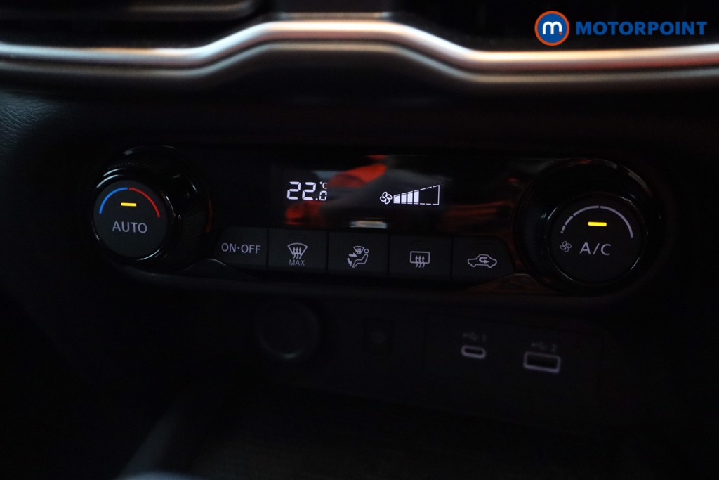 Nissan Juke N-Connecta Automatic Petrol SUV - Stock Number (1595676) - 7th supplementary image