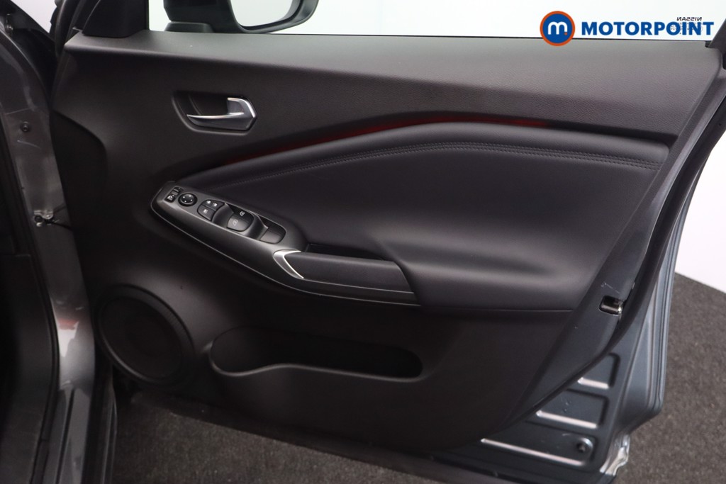 Nissan Juke N-Connecta Automatic Petrol SUV - Stock Number (1595676) - 11th supplementary image