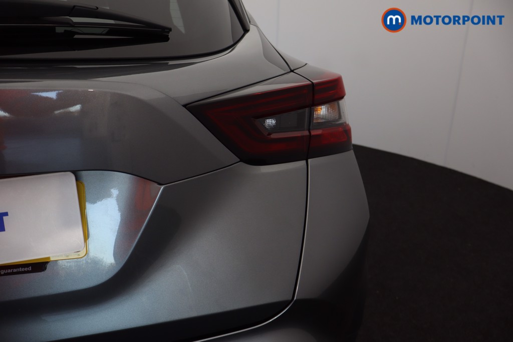 Nissan Juke N-Connecta Automatic Petrol SUV - Stock Number (1595676) - 32nd supplementary image