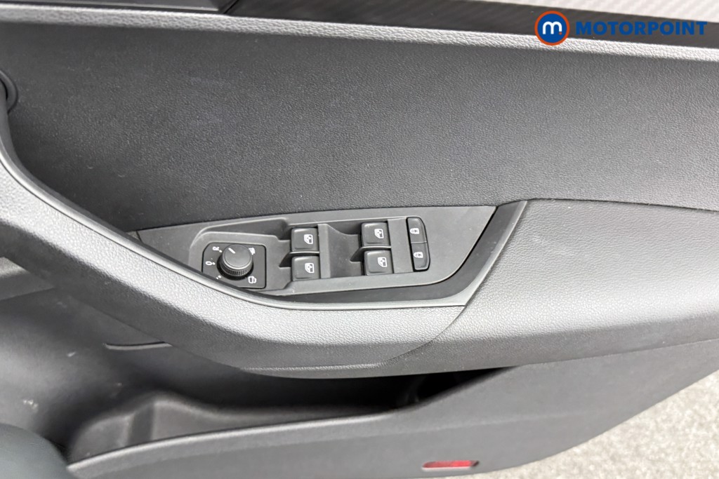 Skoda Karoq Sportline Edition Manual Petrol SUV - Stock Number (1595681) - 15th supplementary image