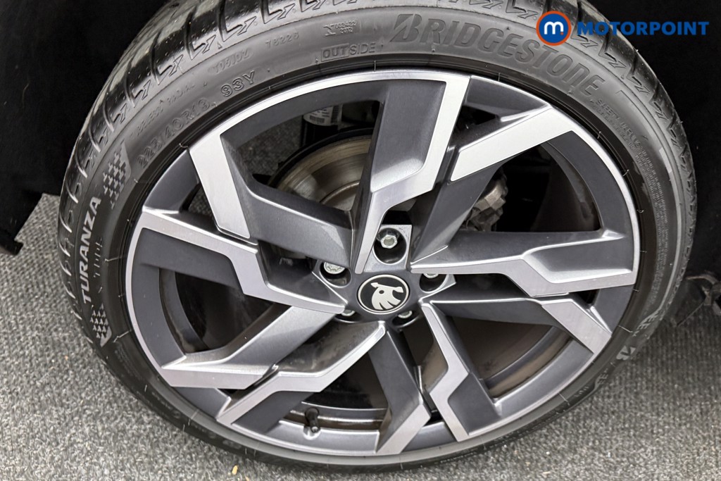 Skoda Karoq Sportline Edition Manual Petrol SUV - Stock Number (1595681) - 32nd supplementary image