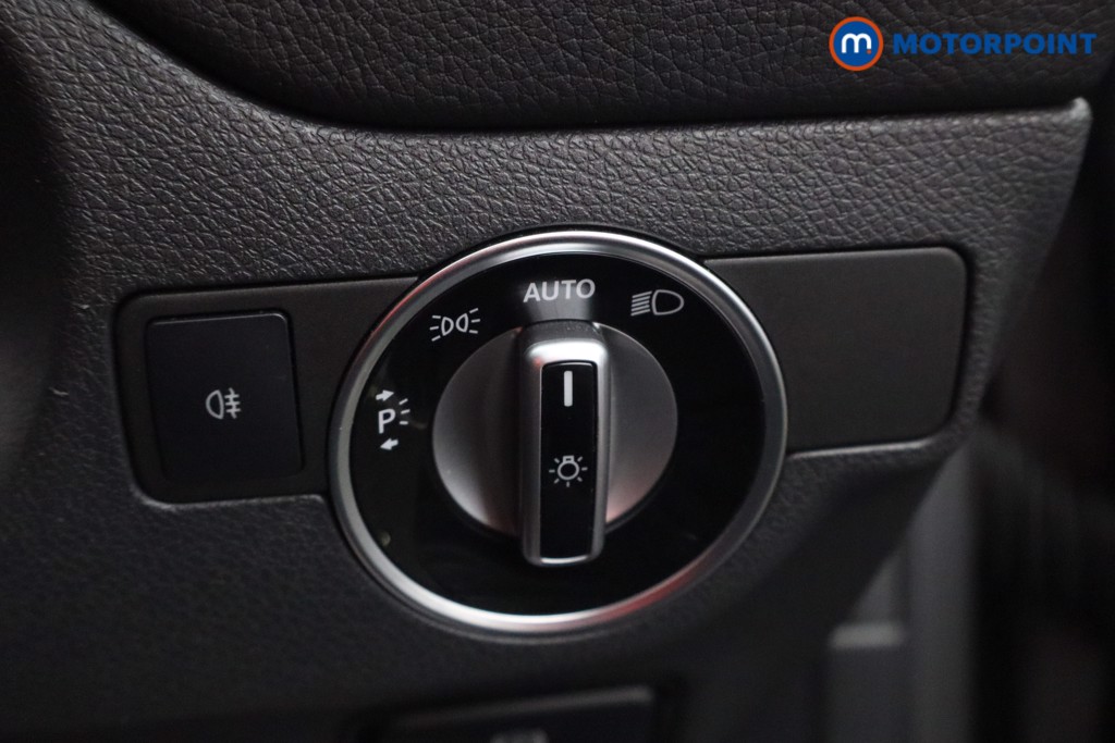 Mercedes-Benz GLA Amg Line Automatic Petrol SUV - Stock Number (1595791) - 9th supplementary image