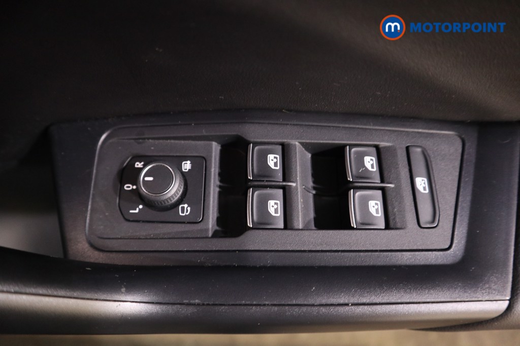 Volkswagen T-Roc R-Line Automatic Petrol SUV - Stock Number (1596277) - 13th supplementary image