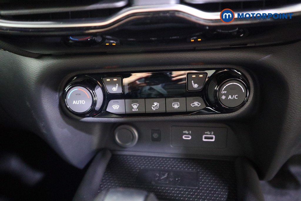 Nissan Juke Tekna Automatic Petrol SUV - Stock Number (1596487) - 7th supplementary image