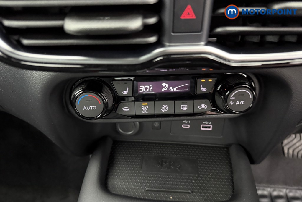 Nissan Juke Tekna Automatic Petrol SUV - Stock Number (1596661) - 11th supplementary image