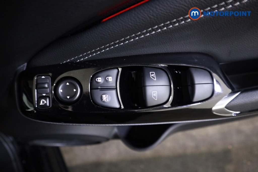 Nissan Juke Tekna Automatic Petrol SUV - Stock Number (1596679) - 9th supplementary image