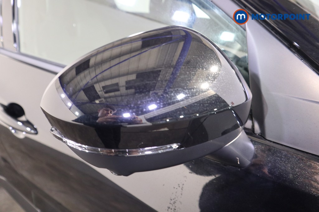 Nissan Juke Tekna Automatic Petrol SUV - Stock Number (1596679) - 23rd supplementary image