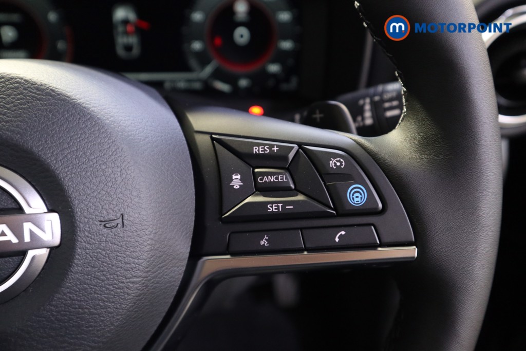 Nissan Juke Tekna Automatic Petrol SUV - Stock Number (1596687) - 6th supplementary image