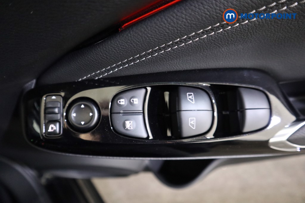 Nissan Juke Tekna Automatic Petrol SUV - Stock Number (1596687) - 8th supplementary image