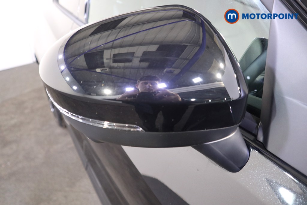 Nissan Juke Tekna Automatic Petrol SUV - Stock Number (1596687) - 22nd supplementary image